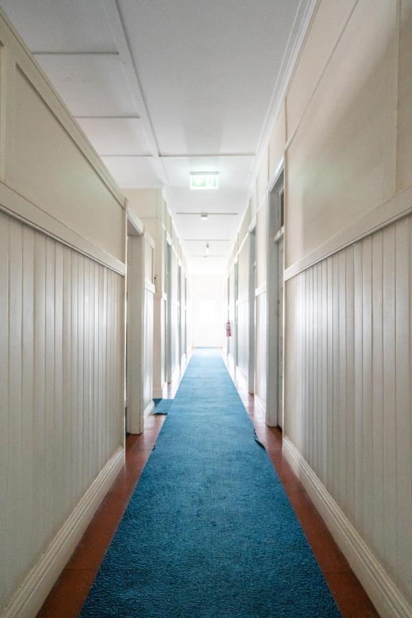 Commercial Hotel Clermont Экстерьер фото