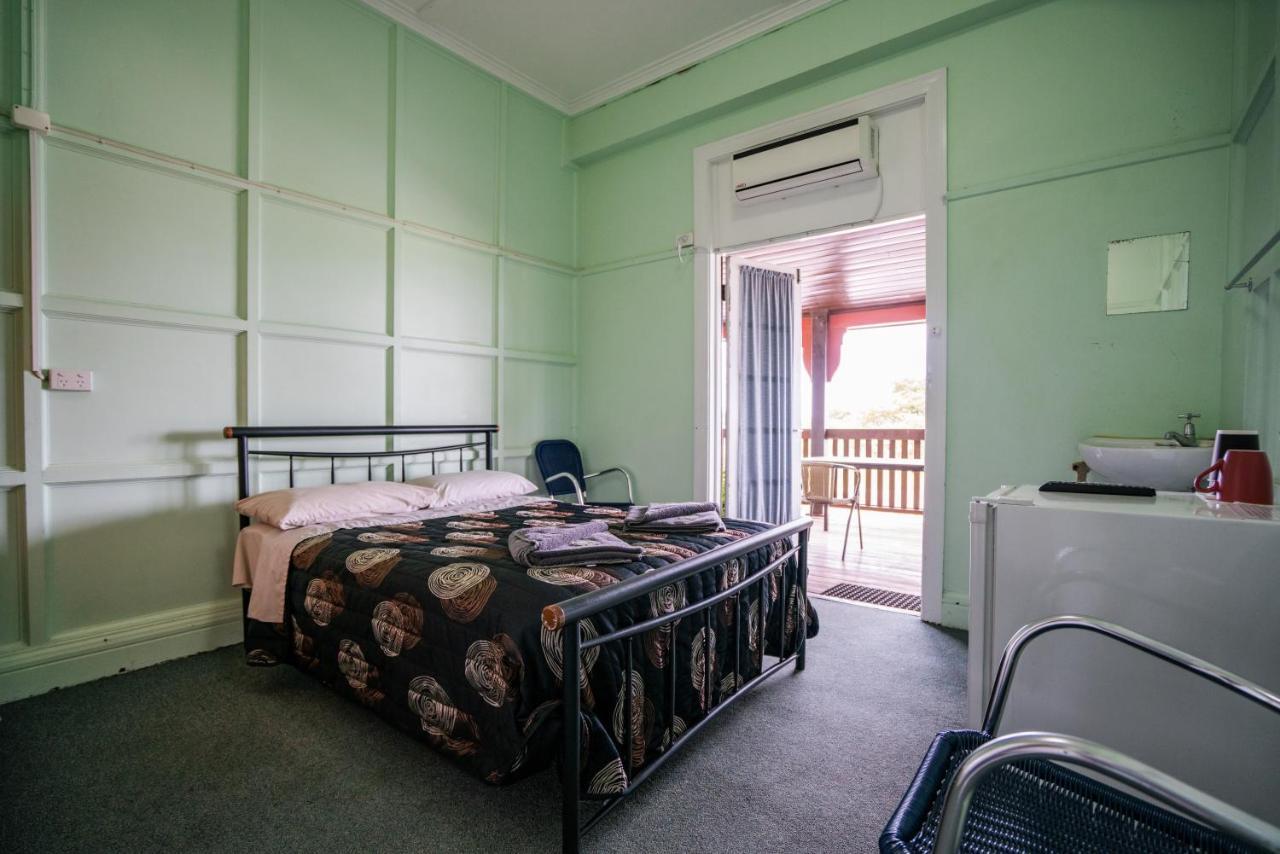 Commercial Hotel Clermont Экстерьер фото