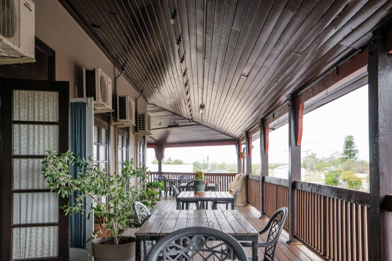 Commercial Hotel Clermont Экстерьер фото